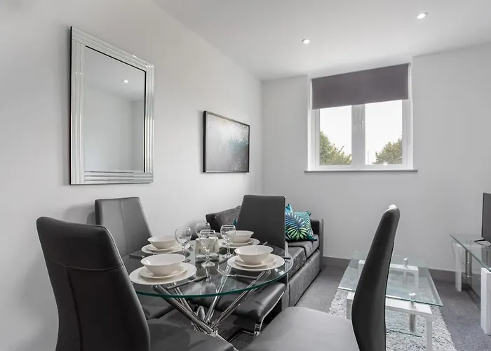 Charming 1 Bed In דירה