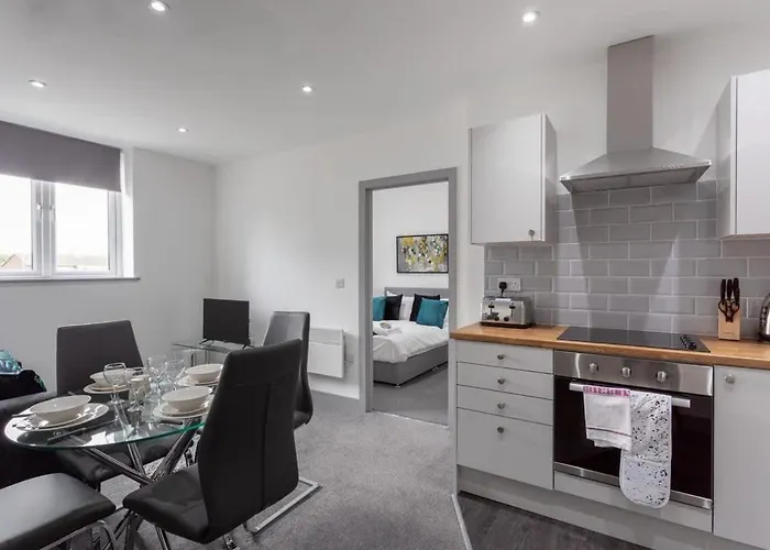 Charming 1 Bed In לידס