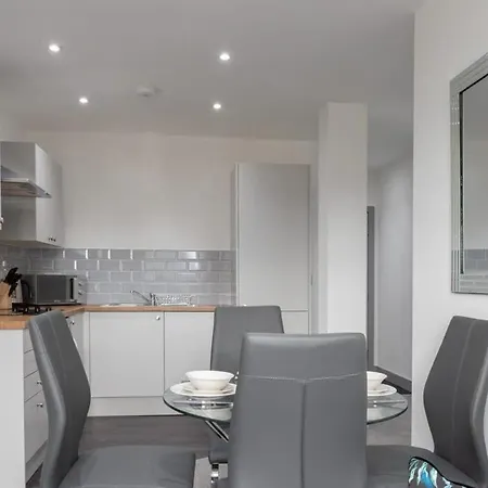 Charming 1 Bed In Апартаменти Лідс