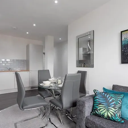 Charming 1 Bed In Апартаменти Лідс