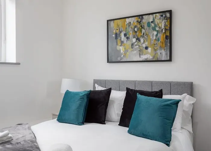 Charming 1 Bed In Apartment *